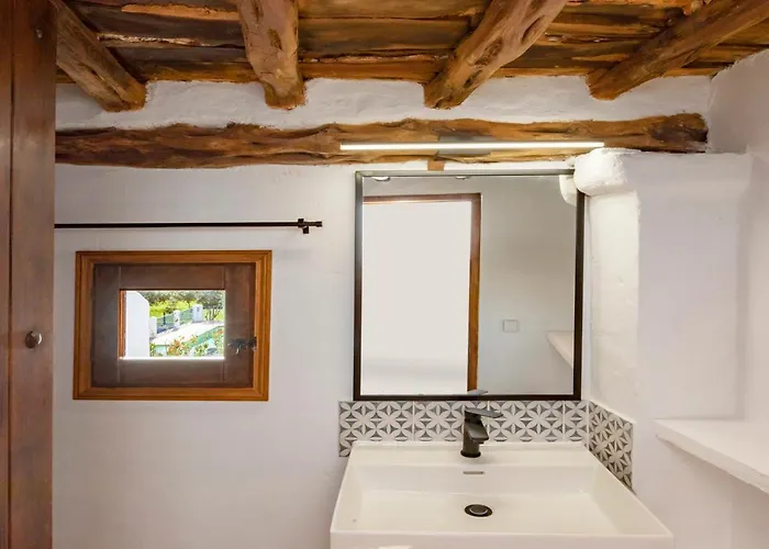 Cana Marina Family Friendly Villa Santa Eularia des Riu